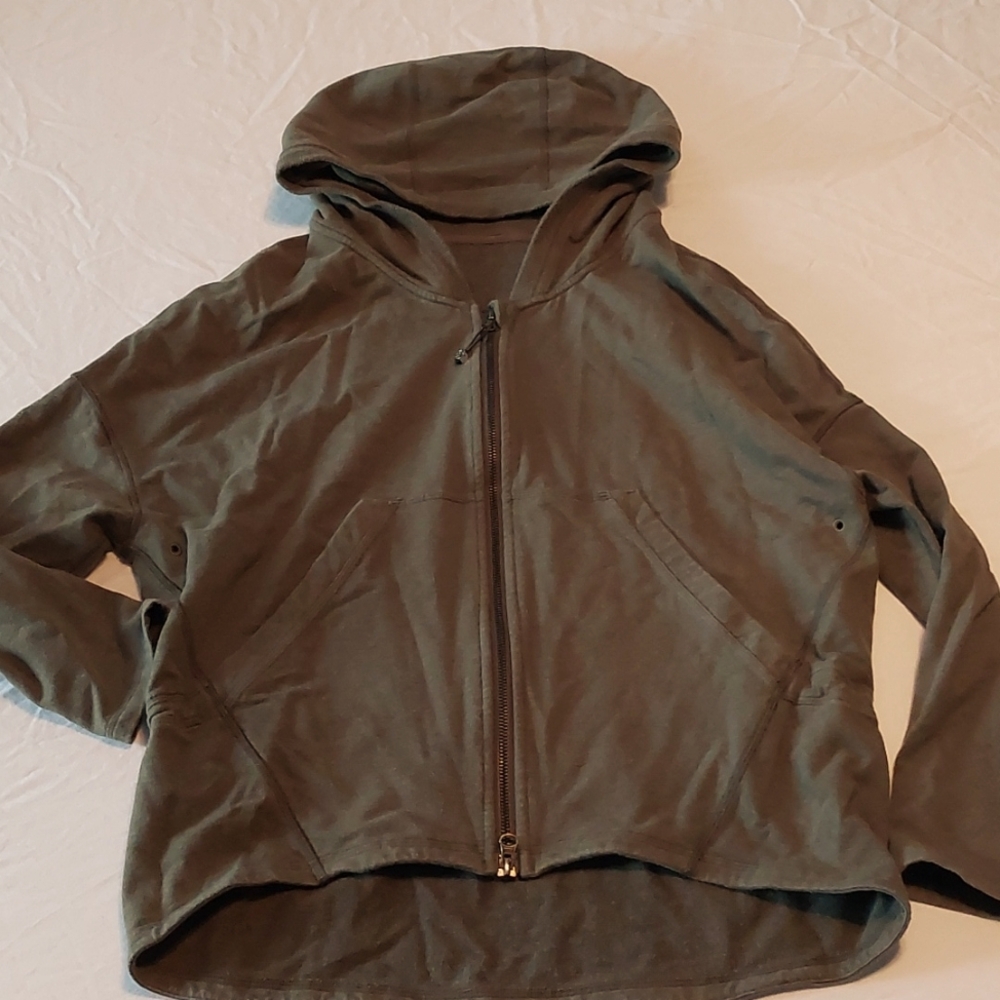 Lululemon women's 6 zip-up sweatshirt